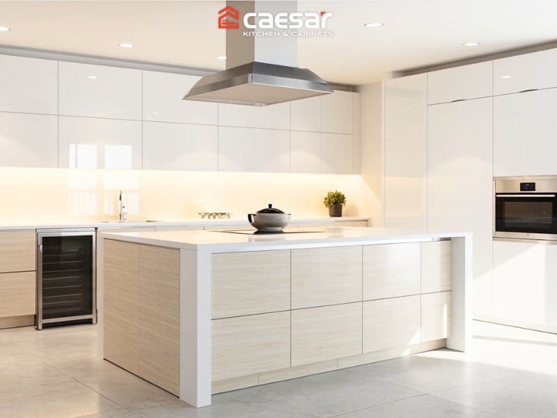 Mẫu tủ bếp có bàn đảo 