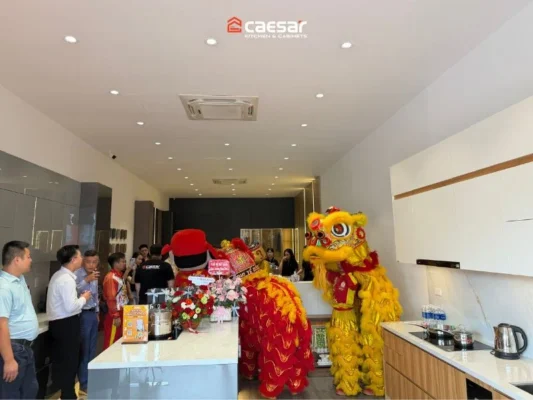 Không khí buổi khai trương tại Showroom