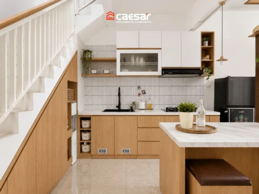 tủ bếp gầm cầu thang kết hợp tủ kho