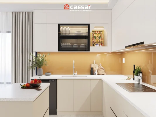 Tủ bếp chữ U có bàn thờ Ông Táo thiết kế gọn gàng